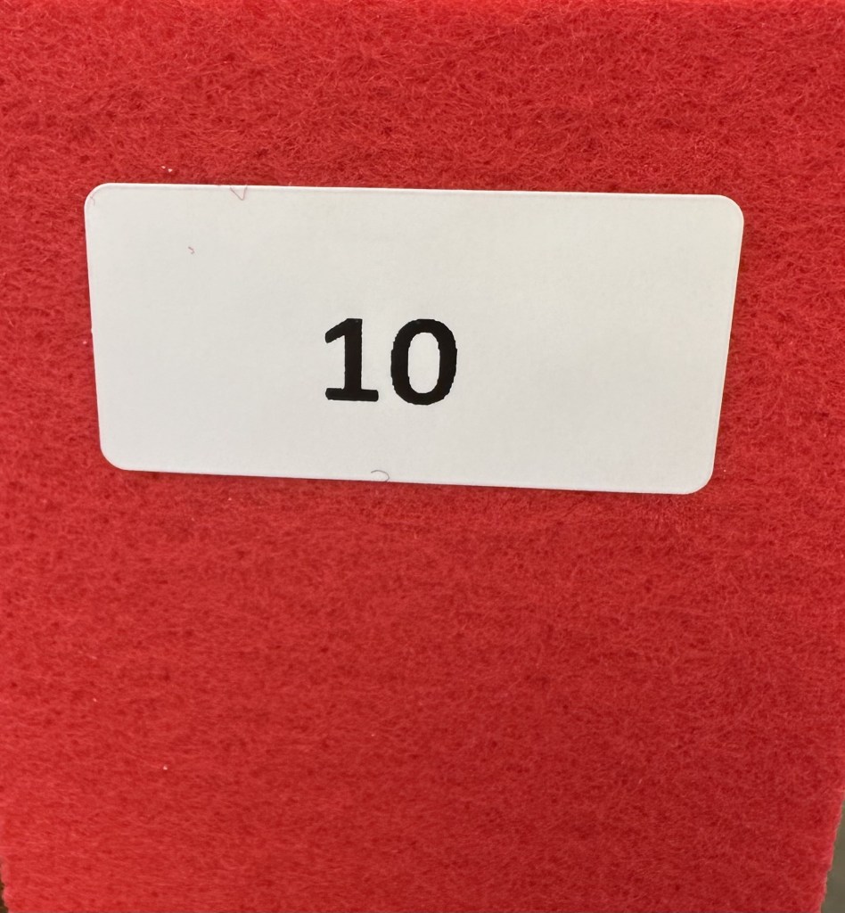 Röd klar  nålfiltsmatta 10