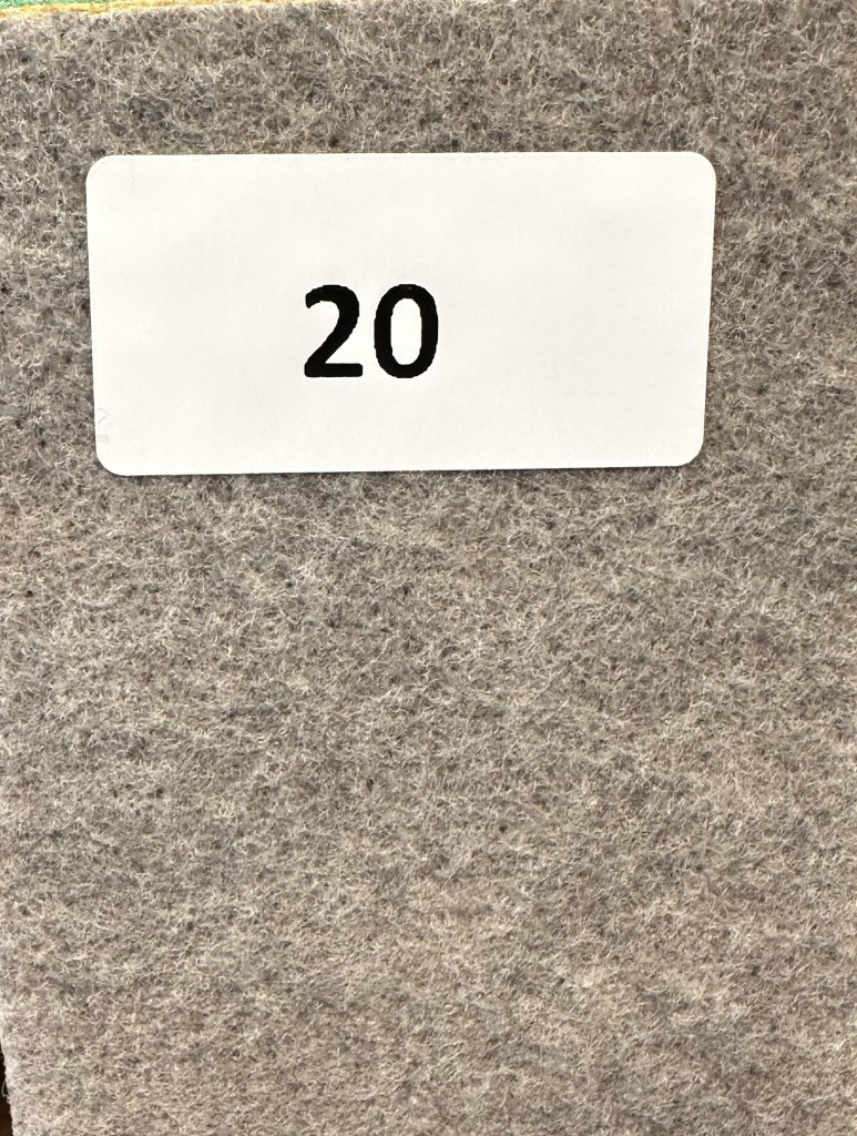 Brunbeige ljus melerad nålfiltsmatta 20