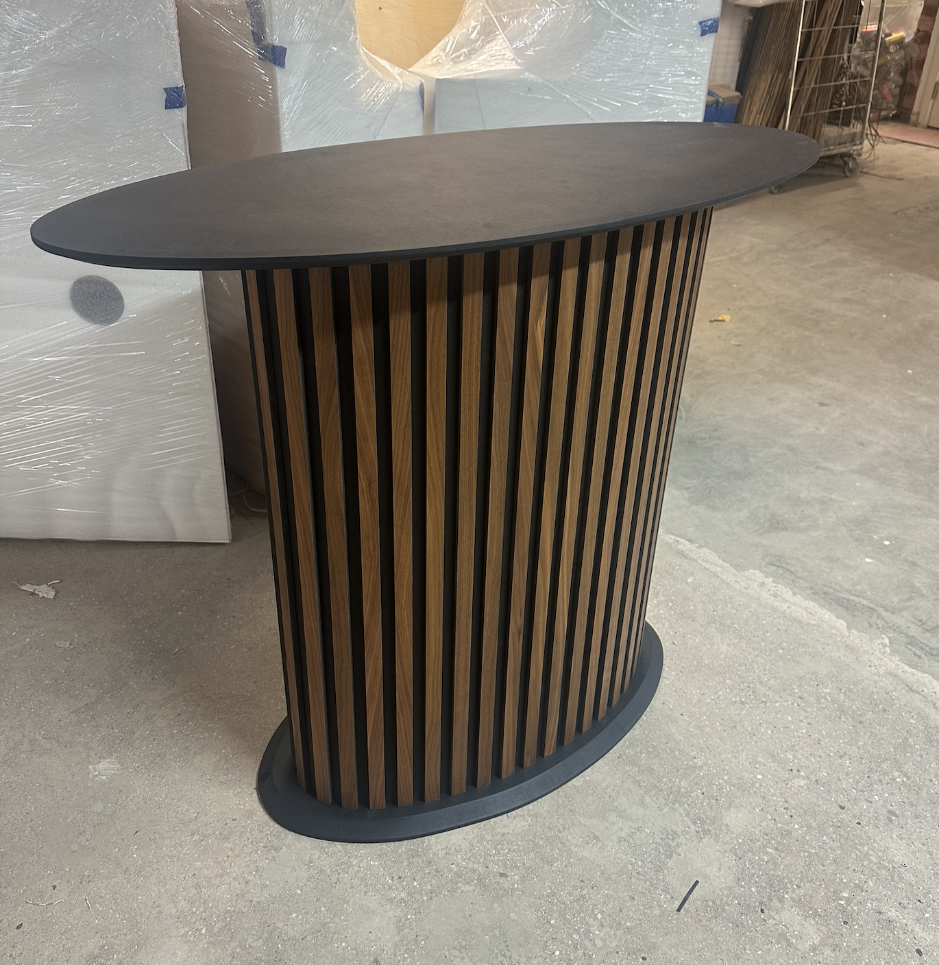 Spaljé ståbord/oval/mörk - Image 1