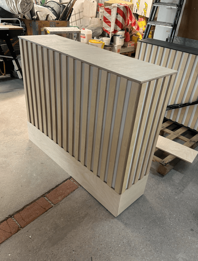 Förhöjnings-sockel till blomlåda, plywood