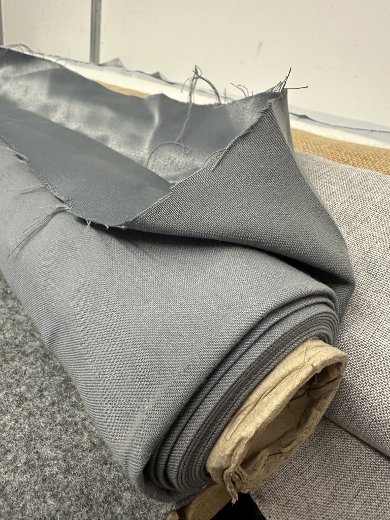 Satin Duo mörkgrå 300cm
